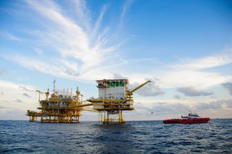 DIAMOND OFFSHORE ANNOUNCES NEW FLOATER COMMITMENTS