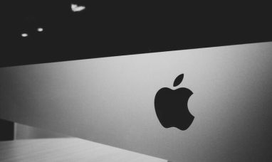 Apple Stock Reacts to Antitrust Suit, Raising Concer...