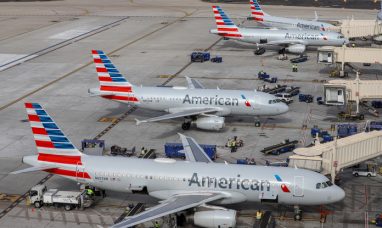 American Airlines CEO Pledges Reset Amid Earnings Drop