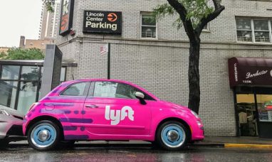 Lyft Projects 15% Growth, Shares Surge