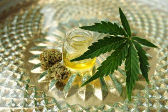 StickIt Amends Terms of Share Consolidation and Private Placement and Announces Record Date of Share Consolidation of Common Share